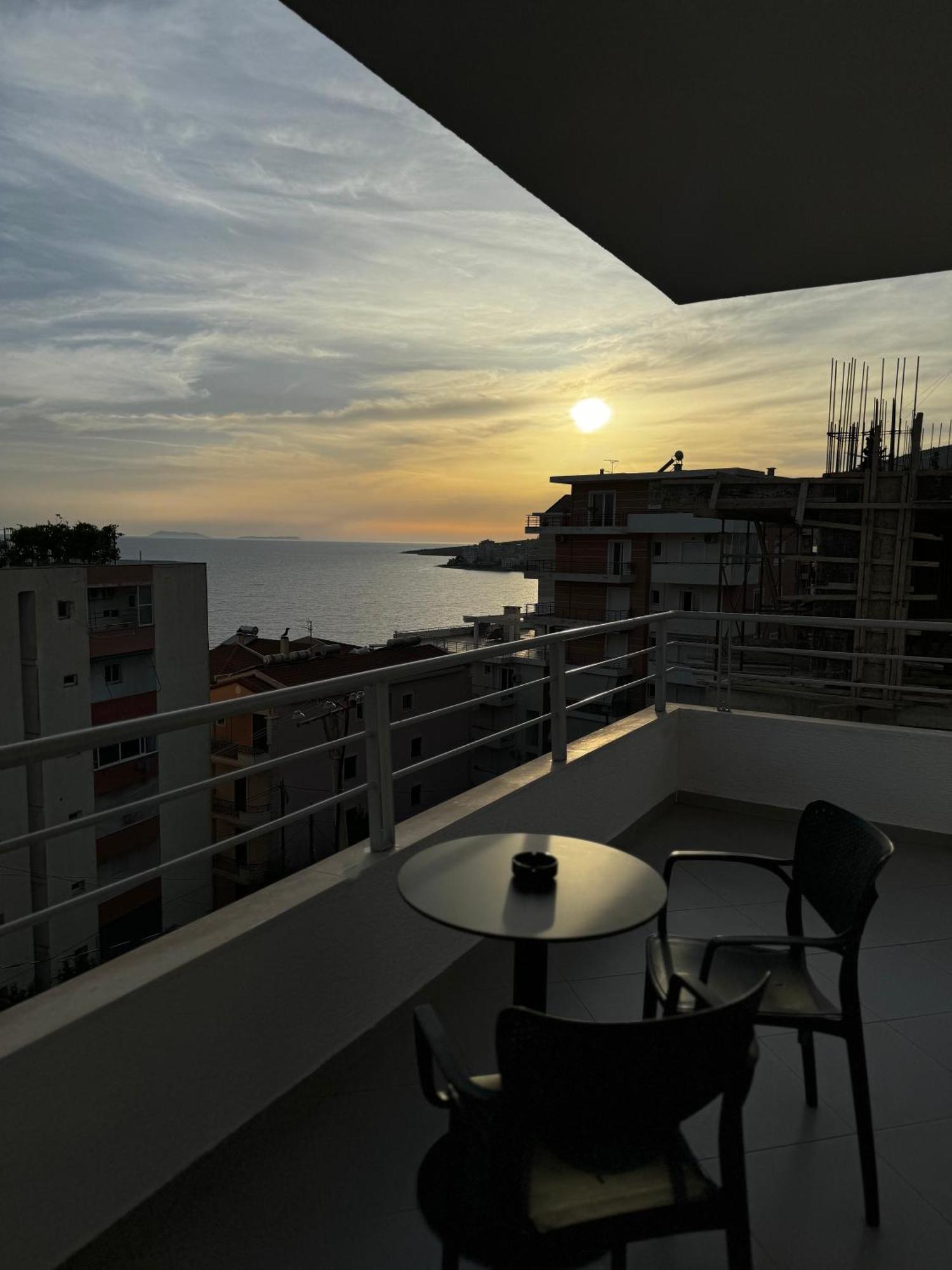 סרנדה Ideal Holiday Apartments מראה חיצוני תמונה