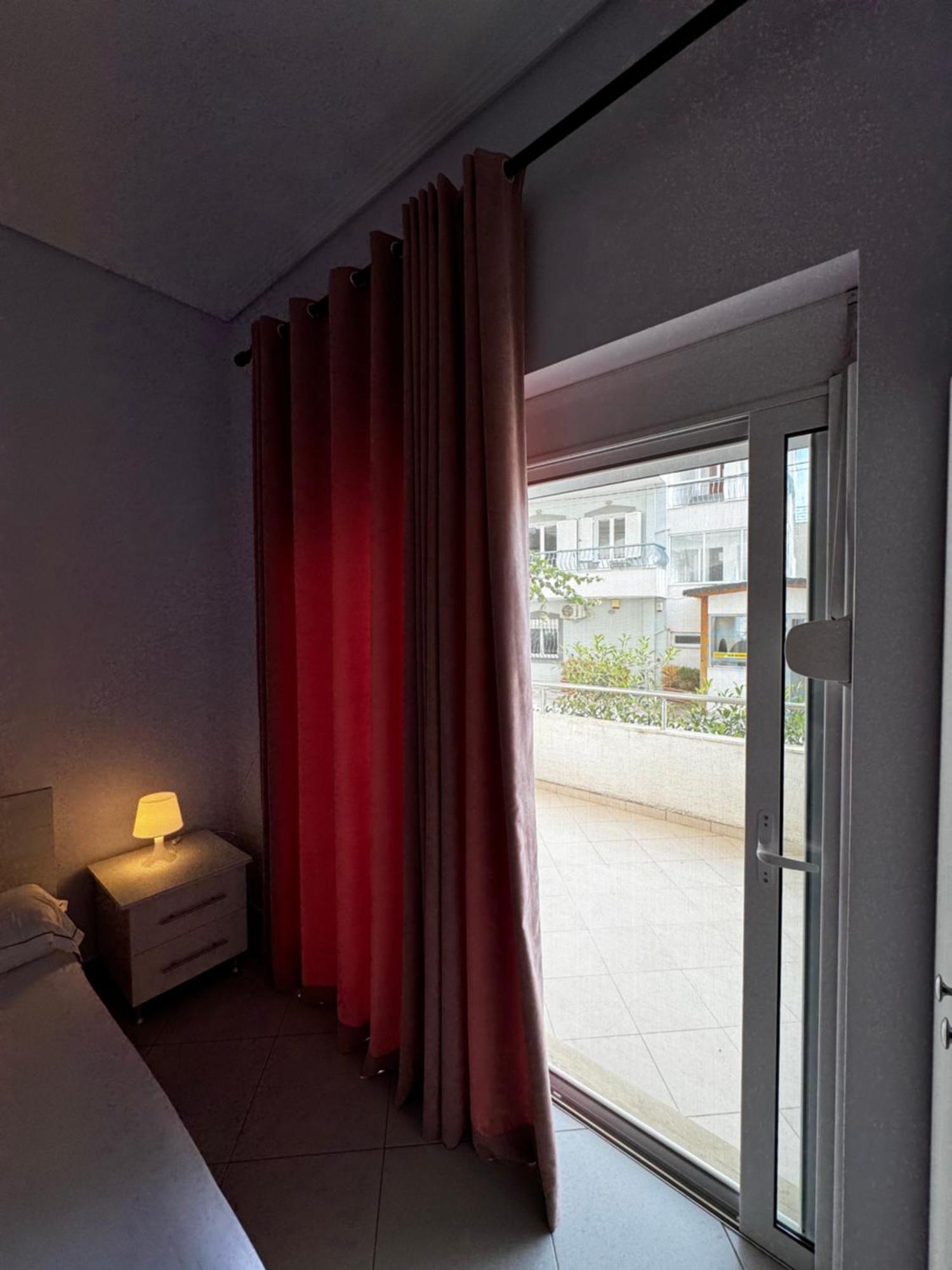 סרנדה Ideal Holiday Apartments מראה חיצוני תמונה