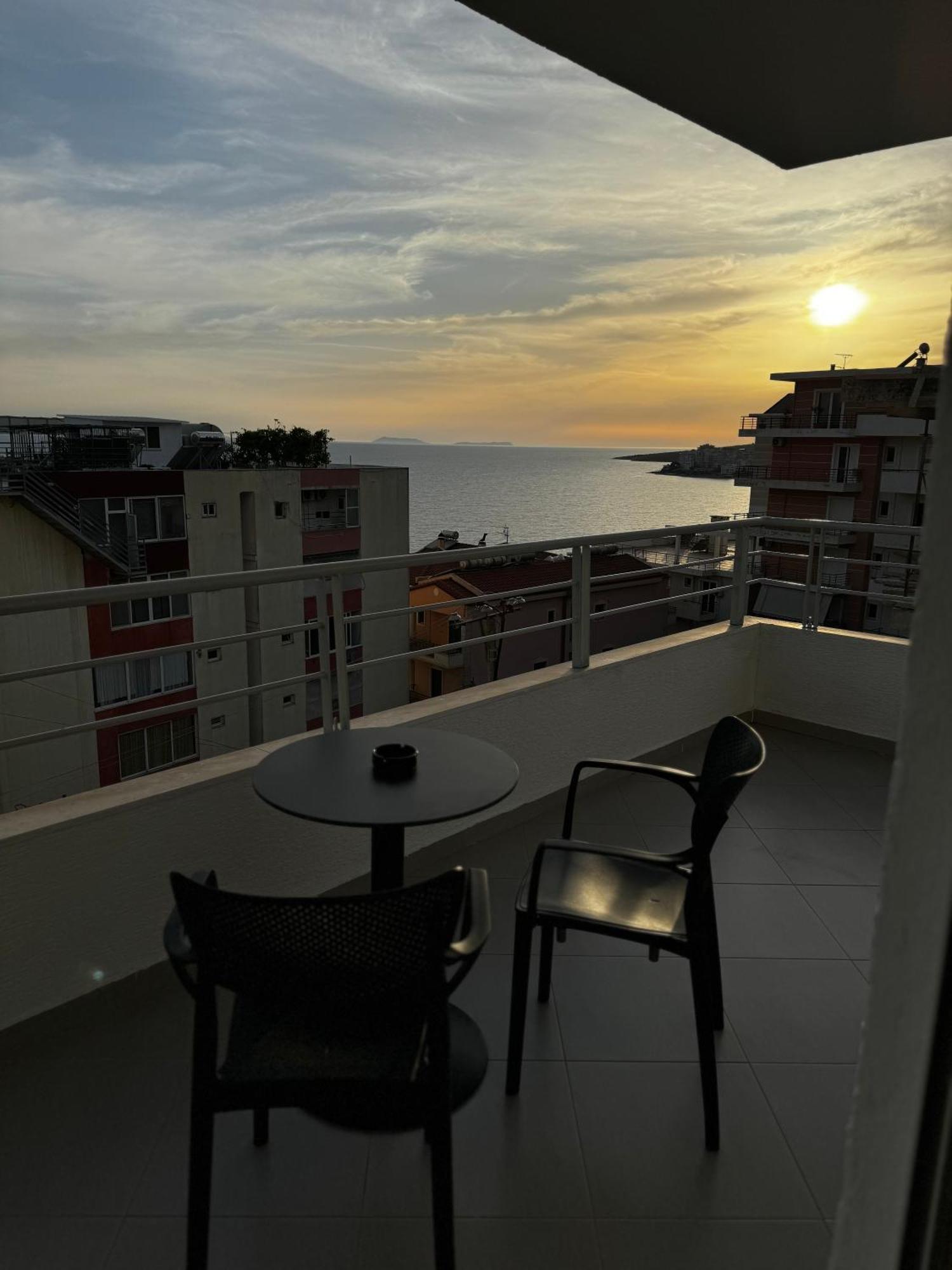 סרנדה Ideal Holiday Apartments מראה חיצוני תמונה