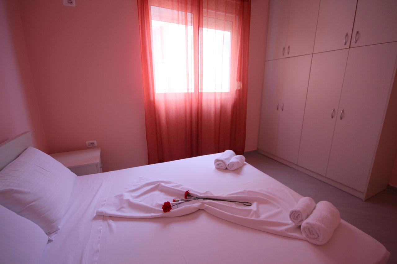 סרנדה Ideal Holiday Apartments מראה חיצוני תמונה