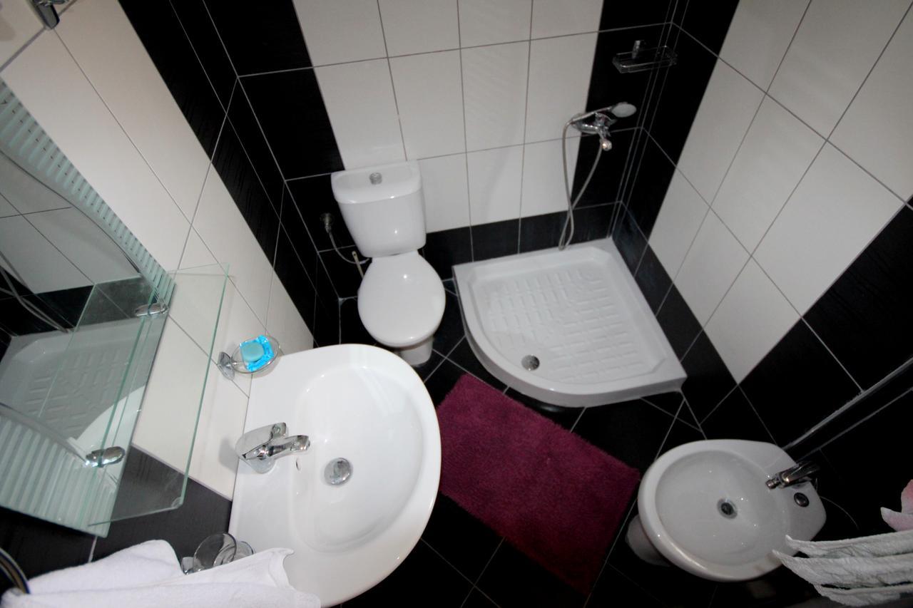 סרנדה Ideal Holiday Apartments מראה חיצוני תמונה