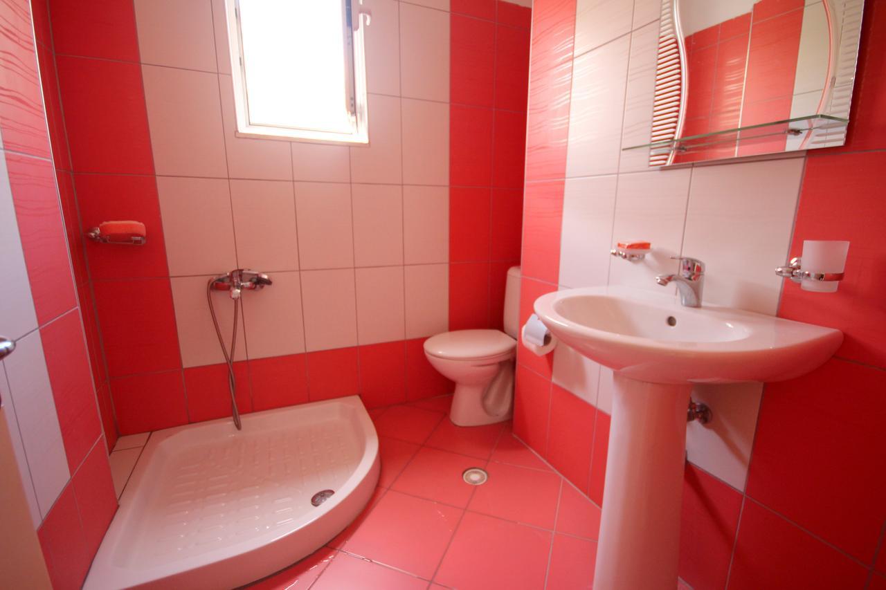 סרנדה Ideal Holiday Apartments מראה חיצוני תמונה