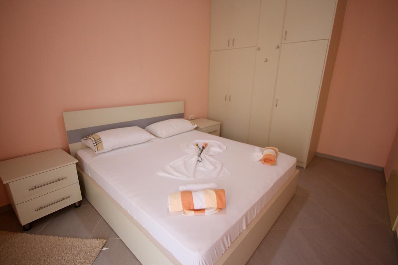 סרנדה Ideal Holiday Apartments מראה חיצוני תמונה