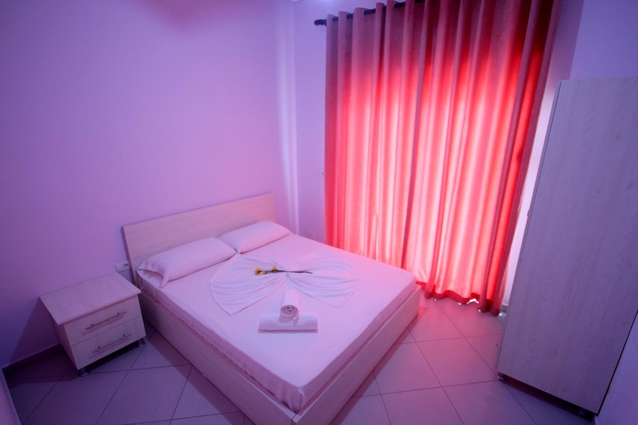 סרנדה Ideal Holiday Apartments מראה חיצוני תמונה