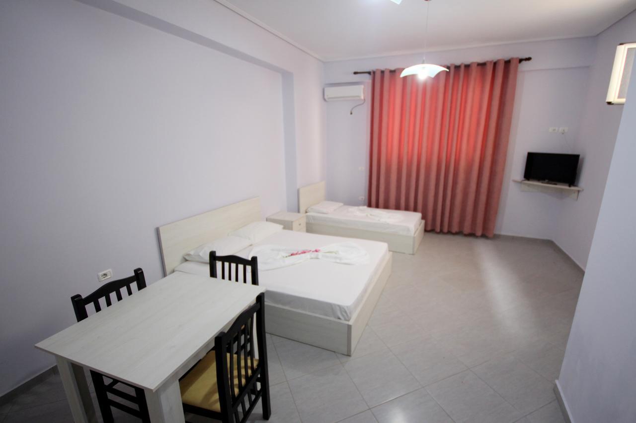 סרנדה Ideal Holiday Apartments מראה חיצוני תמונה